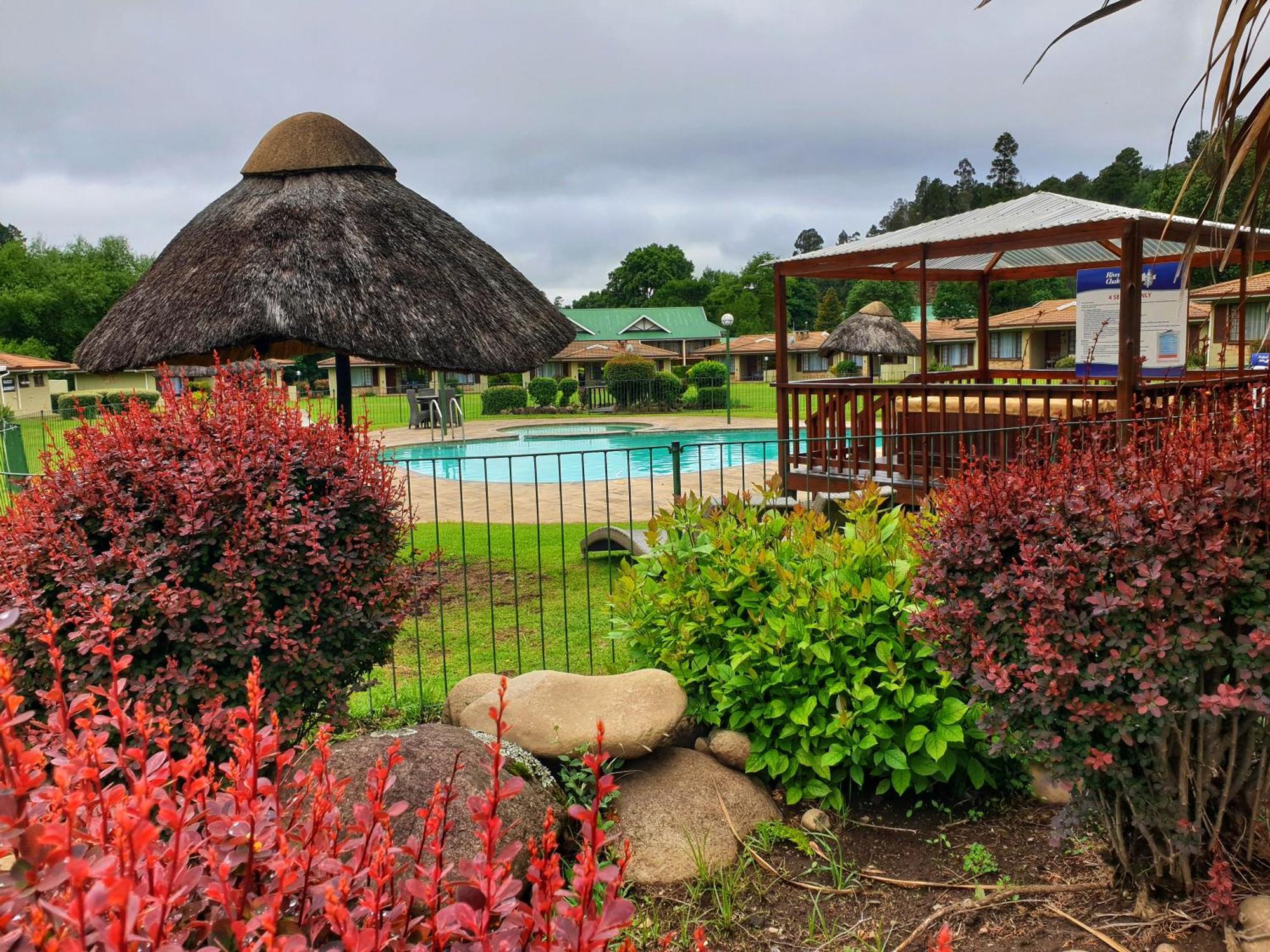 Gooderson Leisure Riverbend Chalets Self Catering And Timeshare Gold Crown Resort Drakensberg Garden Exterior photo