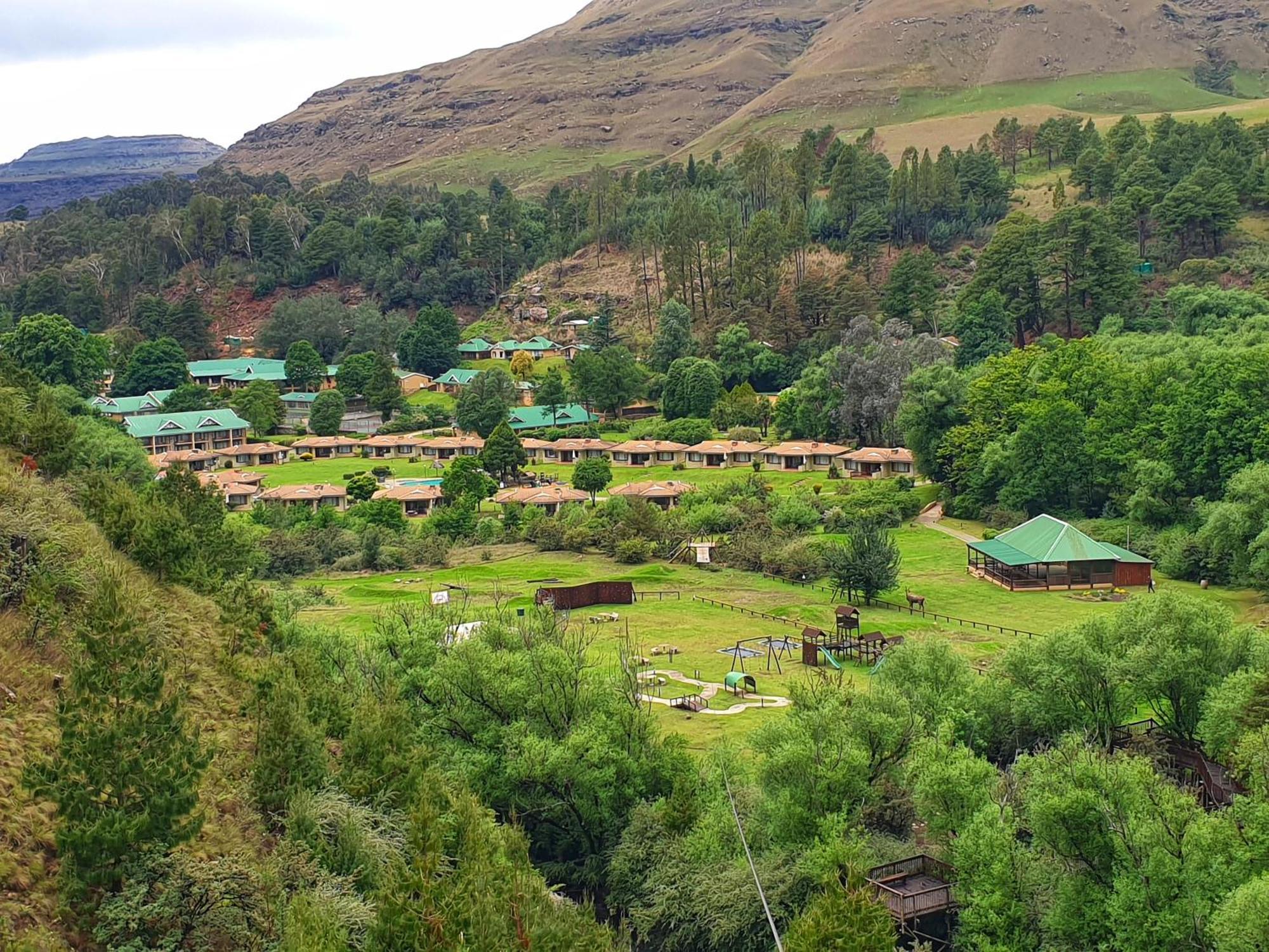 Gooderson Leisure Riverbend Chalets Self Catering And Timeshare Gold Crown Resort Drakensberg Garden Exterior photo